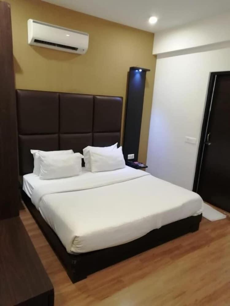 Sinq Beach Resort Calangute Extérieur photo