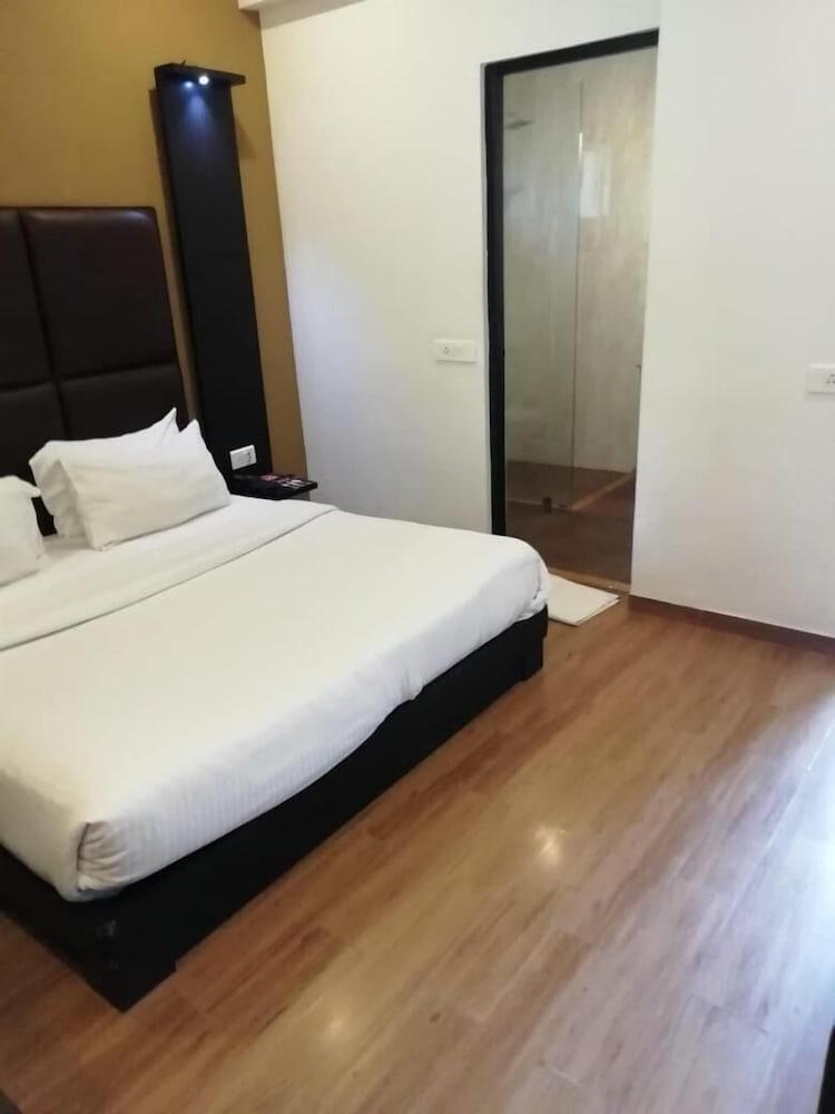 Sinq Beach Resort Calangute Extérieur photo