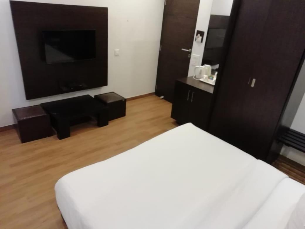Sinq Beach Resort Calangute Extérieur photo